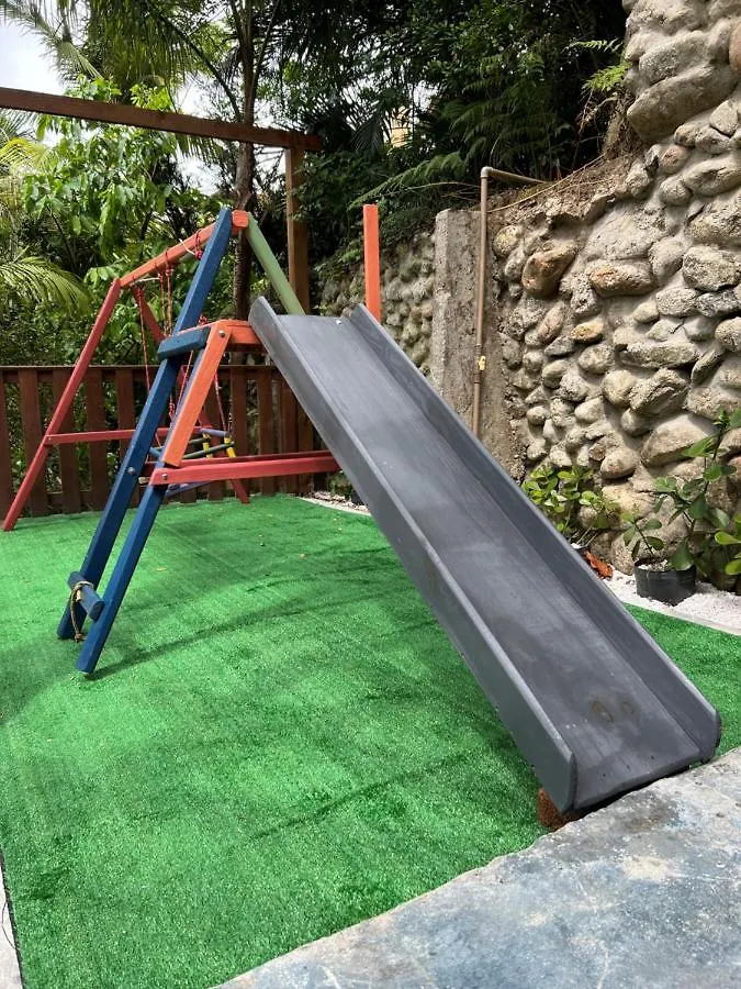 אורחן בומבינאס Pousada Vila Portuguesa